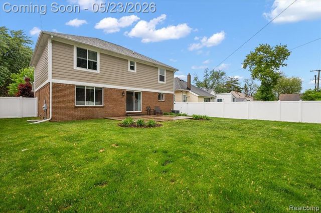 22716 Stephens Street, Saint Clair Shores, MI 48080
