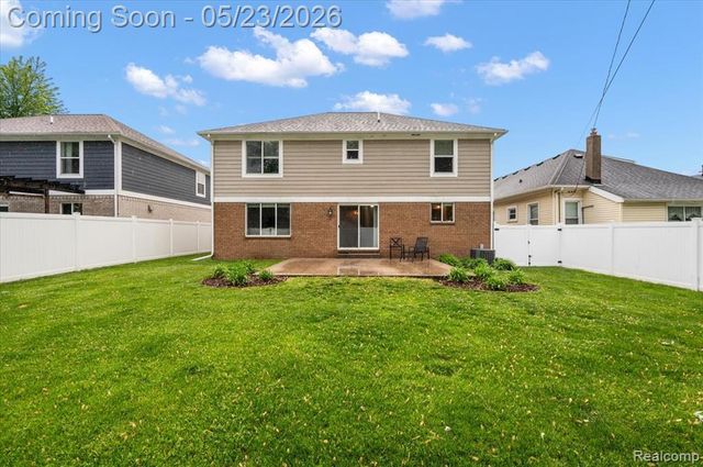 22716 Stephens Street, Saint Clair Shores, MI 48080
