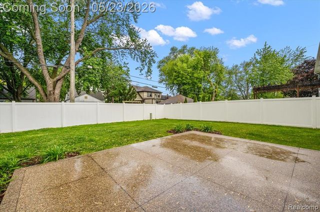22716 Stephens Street, Saint Clair Shores, MI 48080
