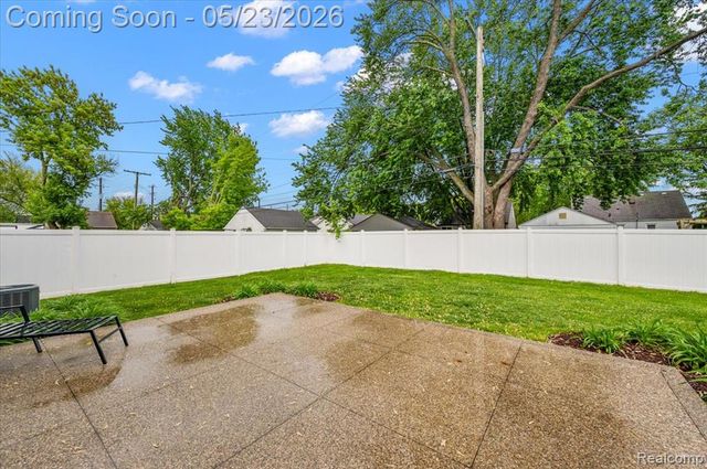 22716 Stephens Street, Saint Clair Shores, MI 48080