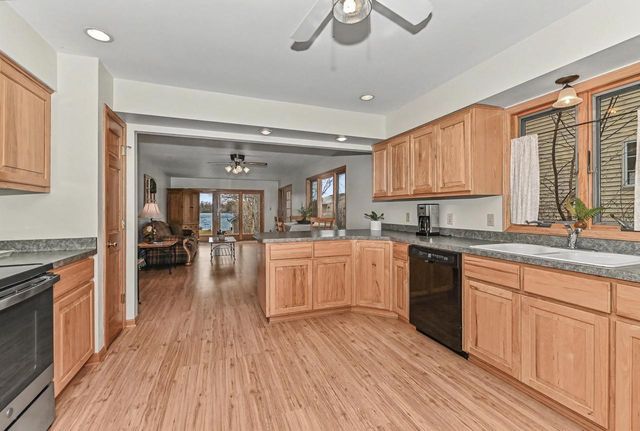 7307 West View DRIVE, Wind Lake, WI 53185