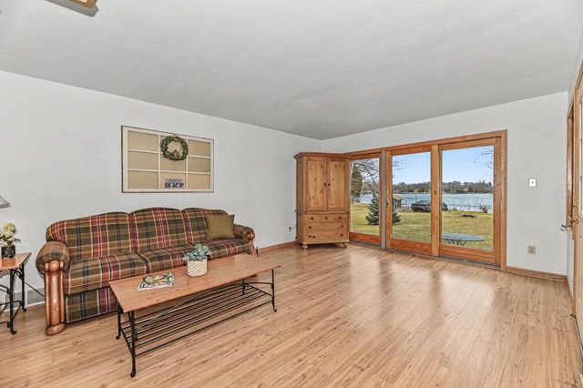 7307 West View DRIVE, Wind Lake, WI 53185