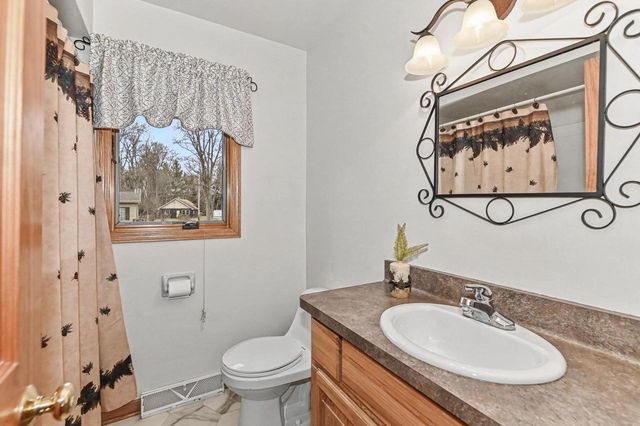 7307 West View DRIVE, Wind Lake, WI 53185