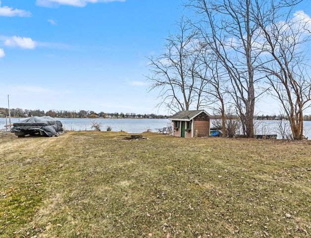 7307 West View DRIVE, Wind Lake, WI 53185