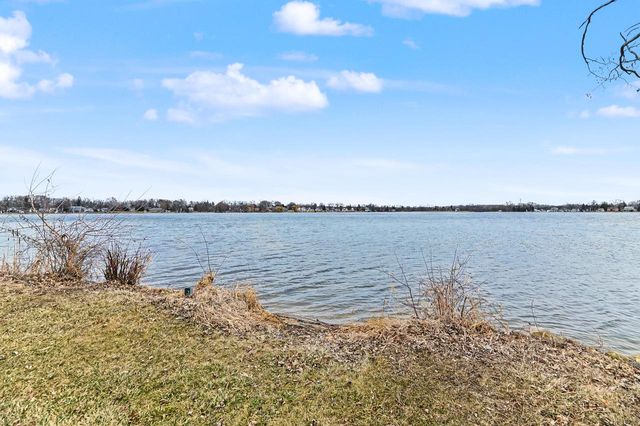 7307 West View DRIVE, Wind Lake, WI 53185