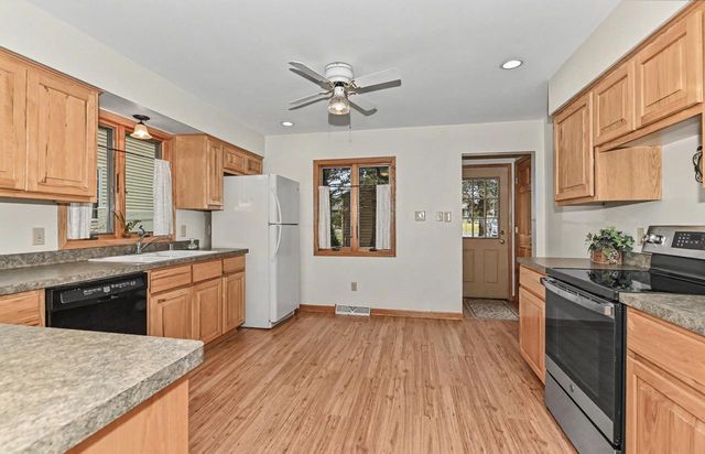 7307 West View DRIVE, Wind Lake, WI 53185