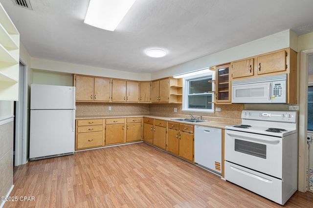 1018 New York Avenue, Lynn Haven, FL 32444