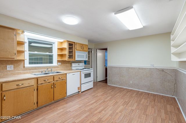 1018 New York Avenue, Lynn Haven, FL 32444