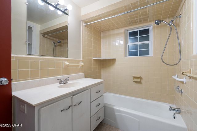 1018 New York Avenue, Lynn Haven, FL 32444