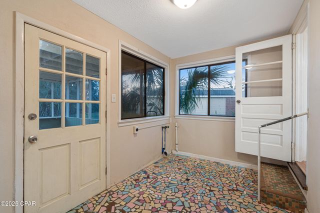 1018 New York Avenue, Lynn Haven, FL 32444