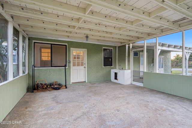 1018 New York Avenue, Lynn Haven, FL 32444