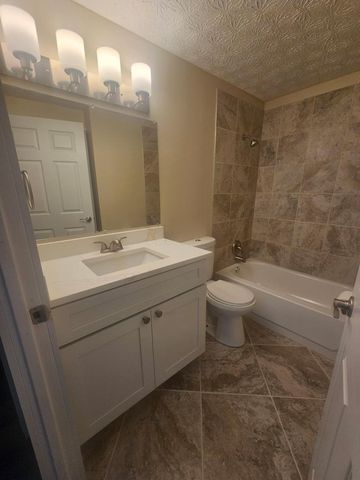 1726 Sunapple Way, Columbus, OH 43232