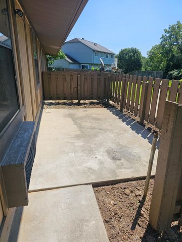 1726 Sunapple Way, Columbus, OH 43232