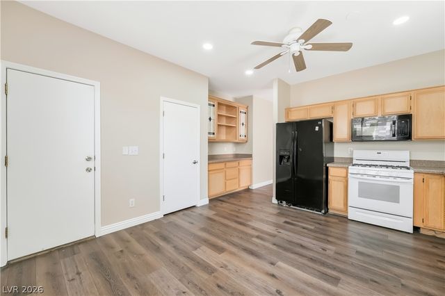 5954 Reflection Point Court, Las Vegas, NV 89110