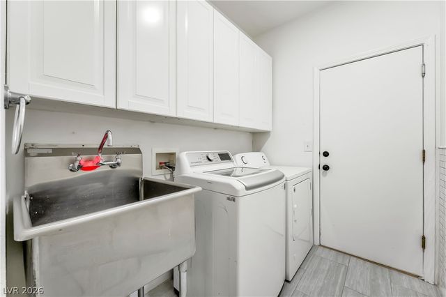 5954 Reflection Point Court, Las Vegas, NV 89110
