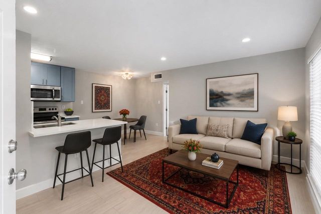2201 Fountain View Drive 47, Houston, TX 77057
