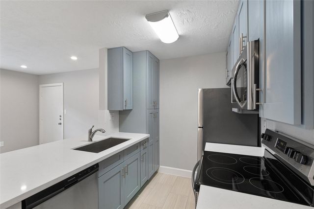 2201 Fountain View Drive 47, Houston, TX 77057