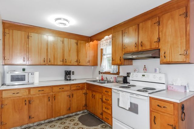 11 Pacific Boulevard, Nashua, NH 03051