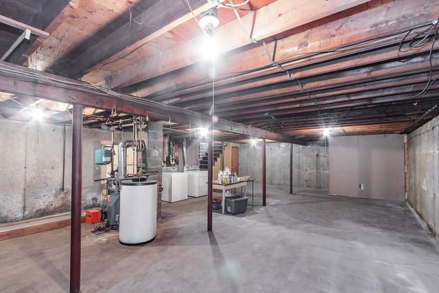 11 Pacific Boulevard, Nashua, NH 03051