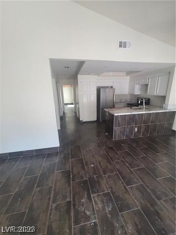 2761 Lodestone Drive 63, Las Vegas, NV 89117