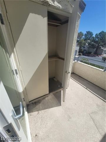 2761 Lodestone Drive 63, Las Vegas, NV 89117