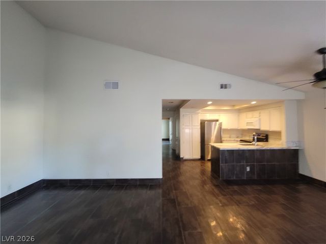 2761 Lodestone Drive 63, Las Vegas, NV 89117