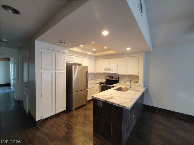 2761 Lodestone Drive 63, Las Vegas, NV 89117