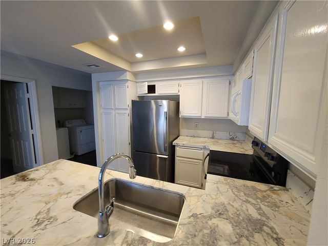 2761 Lodestone Drive 63, Las Vegas, NV 89117
