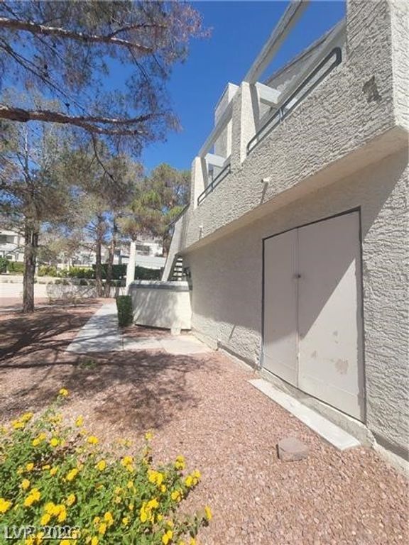 2761 Lodestone Drive 63, Las Vegas, NV 89117 — photo 5