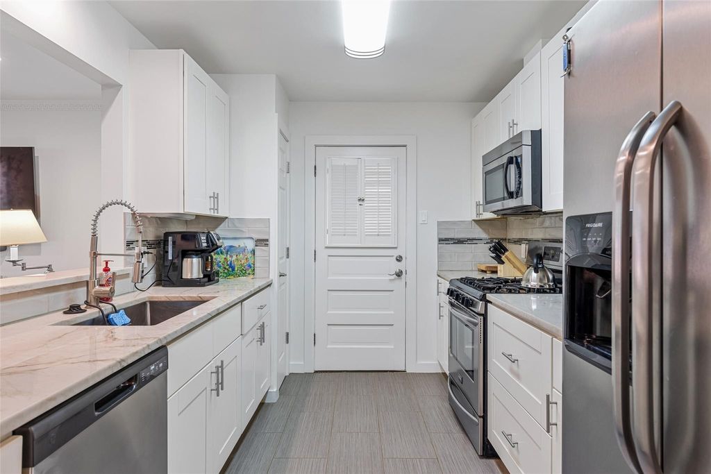 3545 Northwest Parkway, University Park, TX 75225