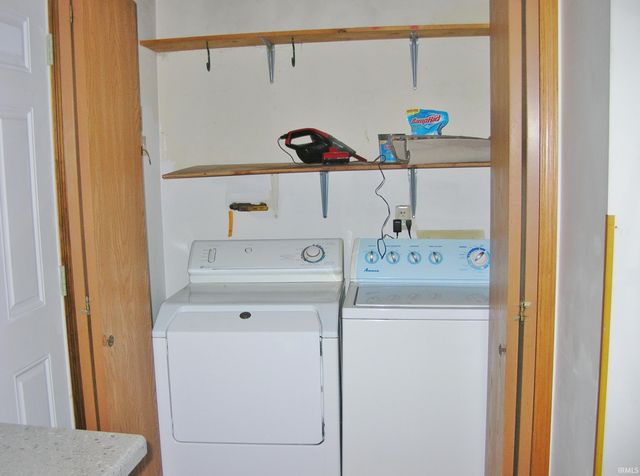 1045 Hensz Avenue, Evansville, IN 47711