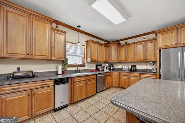 179 Stone Edge Drive, Gray, GA 31032