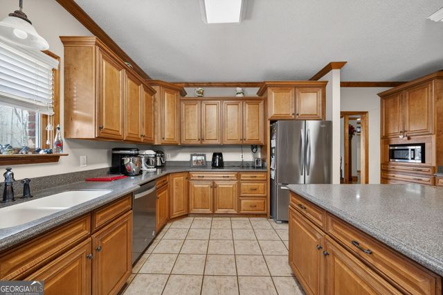 179 Stone Edge Drive, Gray, GA 31032