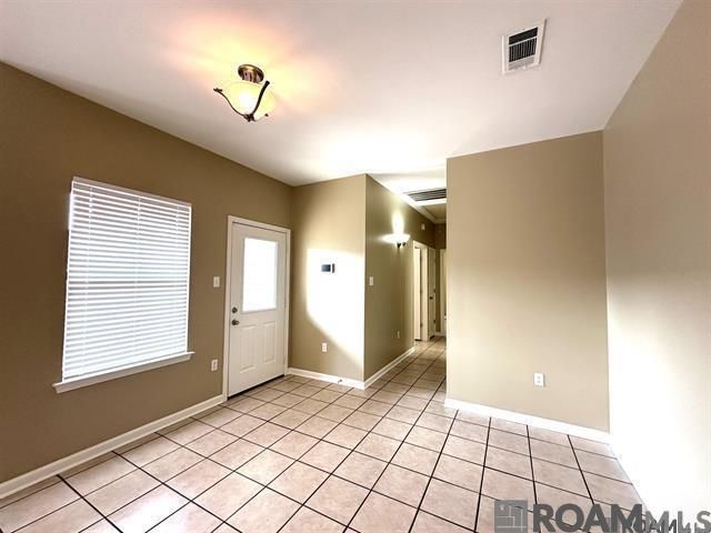 9250 Pecan Tree Dr, Baton Rouge, LA 70810