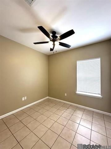 9250 Pecan Tree Dr, Baton Rouge, LA 70810