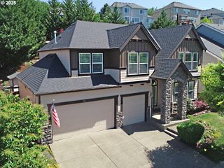 352 N THE GREENS Ave, Newberg, OR 97132
