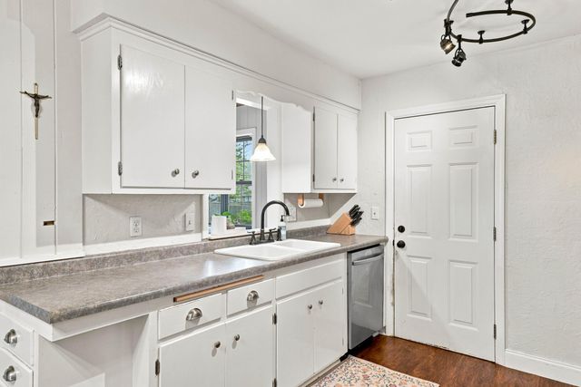 301 Walnut Lane, Apple Valley, MN 55124