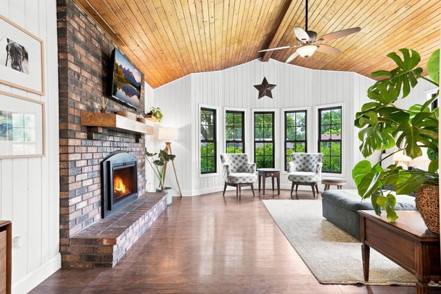 301 Walnut Lane, Apple Valley, MN 55124