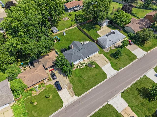 301 Walnut Lane, Apple Valley, MN 55124