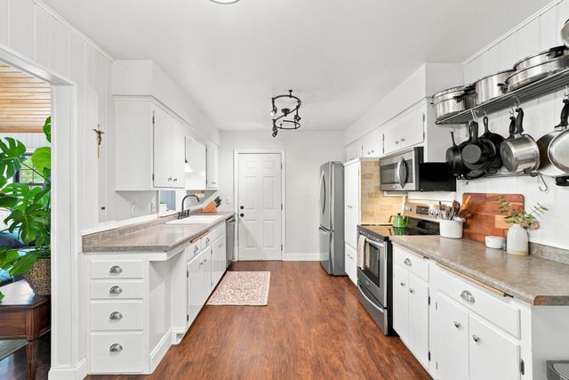 301 Walnut Lane, Apple Valley, MN 55124