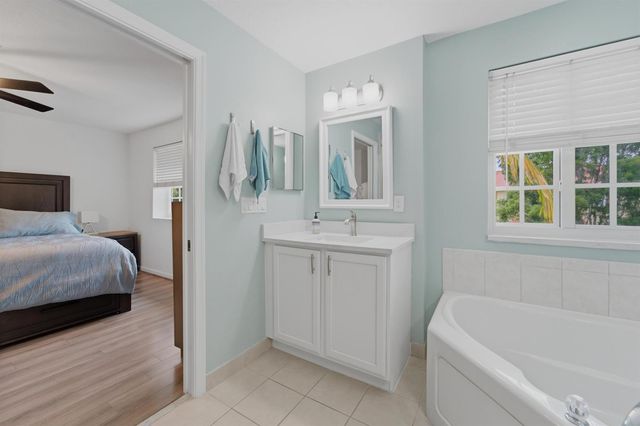 4542 Danson Way, Delray Beach, FL 33445