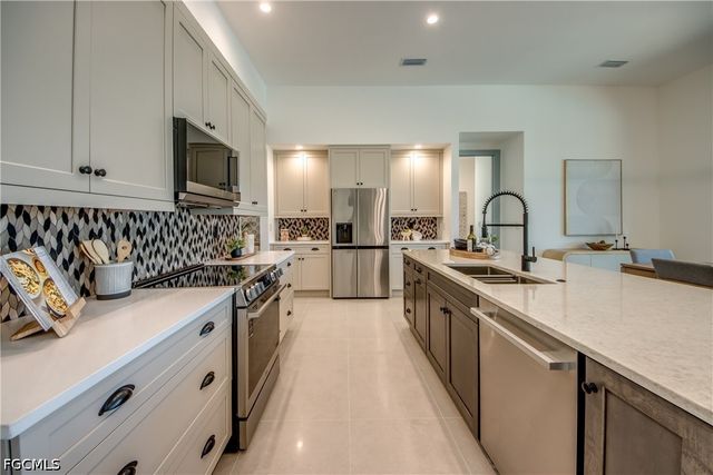 1148 SW 39th ST, Cape Coral, FL 33914