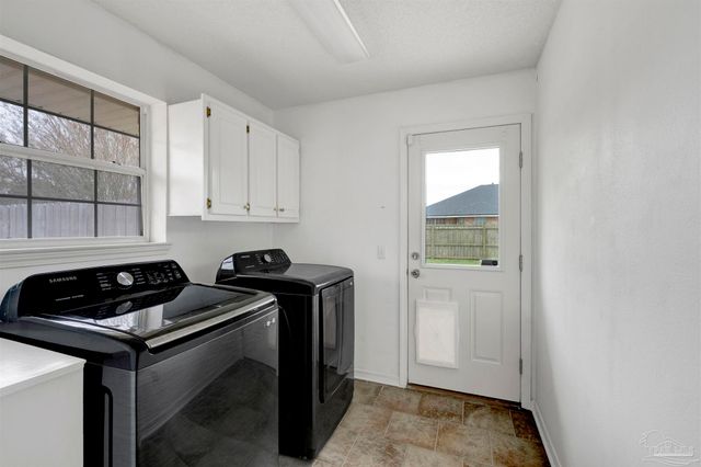 6019 Firefly Dr, Pensacola, FL 32507