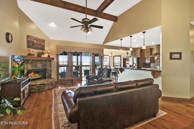 1201 Bridle Trl, Spencer, TN 38585