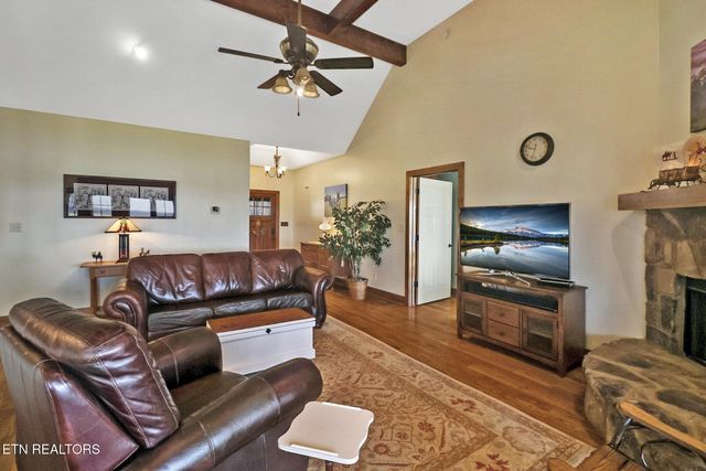 1201 Bridle Trl, Spencer, TN 38585