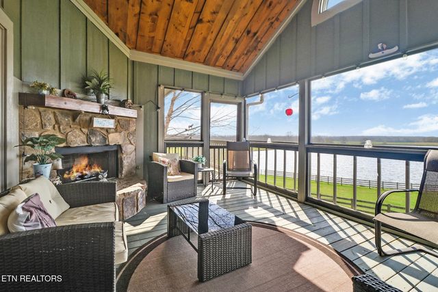 1201 Bridle Trl, Spencer, TN 38585