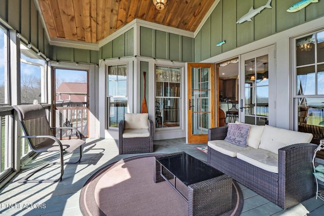 1201 Bridle Trl, Spencer, TN 38585