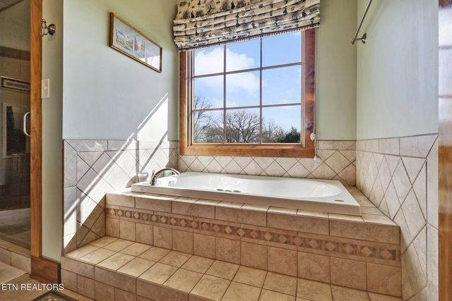 1201 Bridle Trl, Spencer, TN 38585