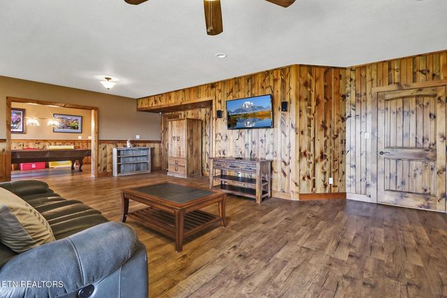 1201 Bridle Trl, Spencer, TN 38585