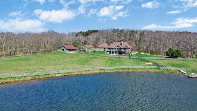 1201 Bridle Trl, Spencer, TN 38585